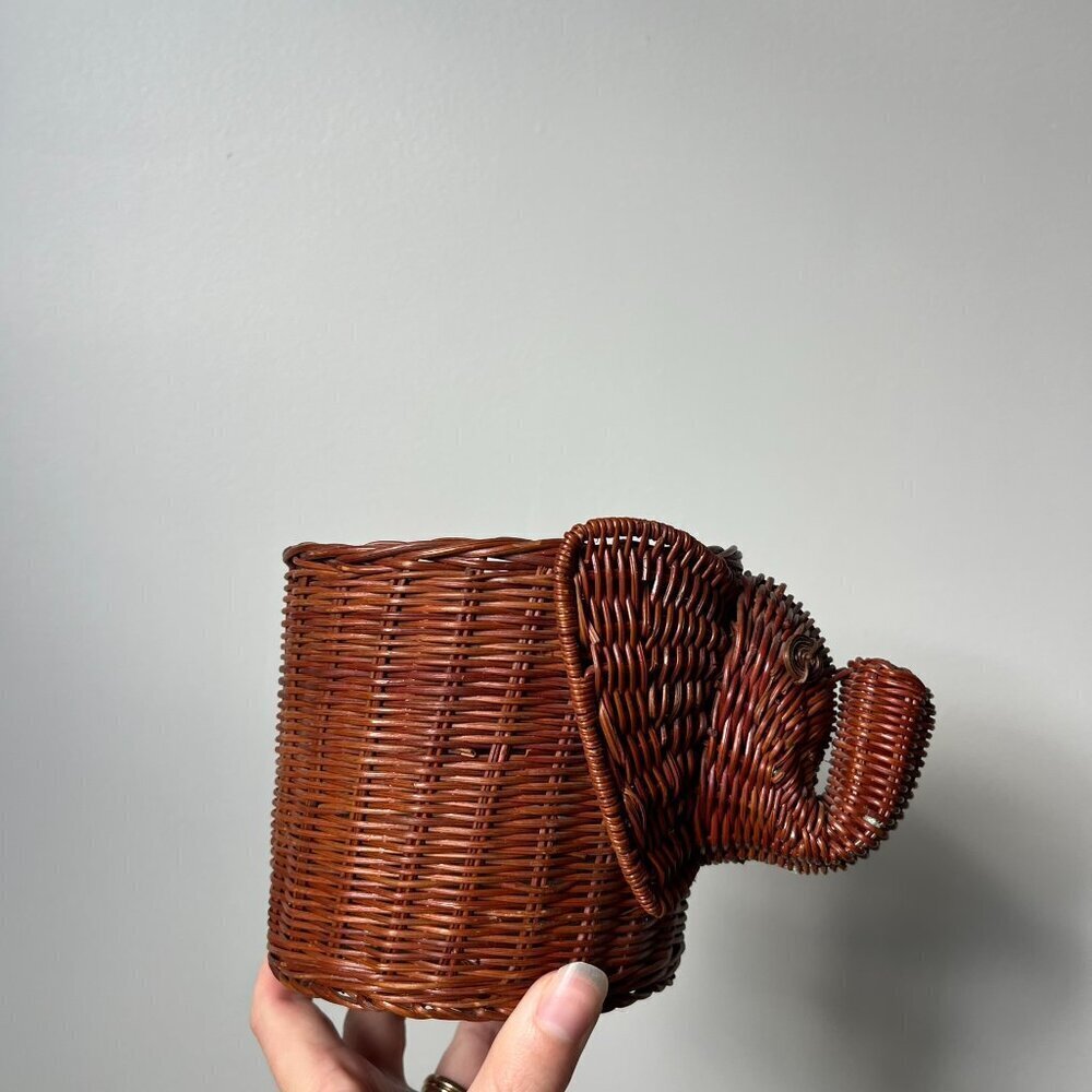 Vintage Elephant Mini Wicker Basket - Picture 3 of 10